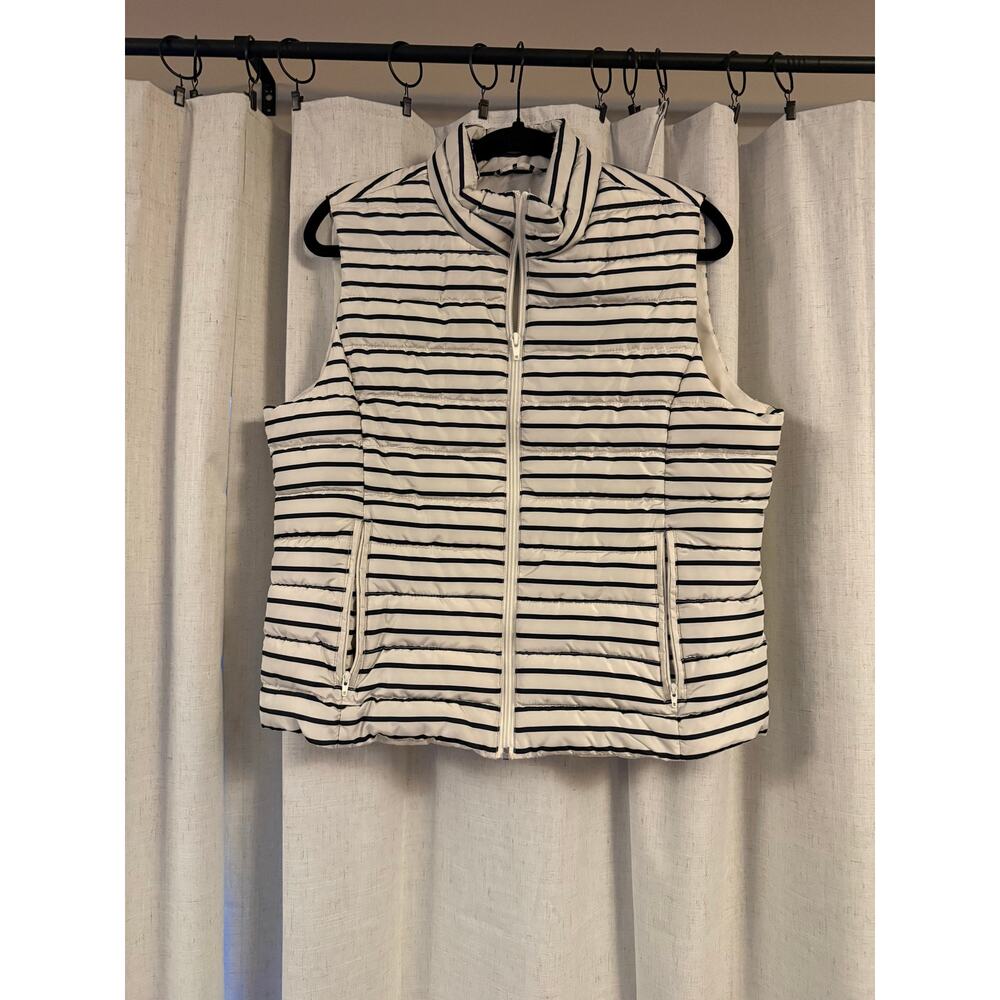Blue and White Stripped Vest By Colebrook Size Large